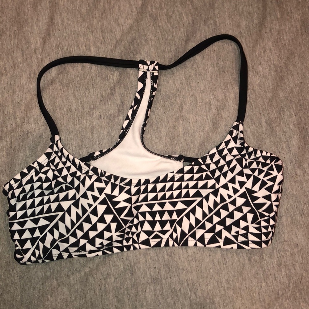 BRAND NEW, Size M, Printed Strappy Bikini Top